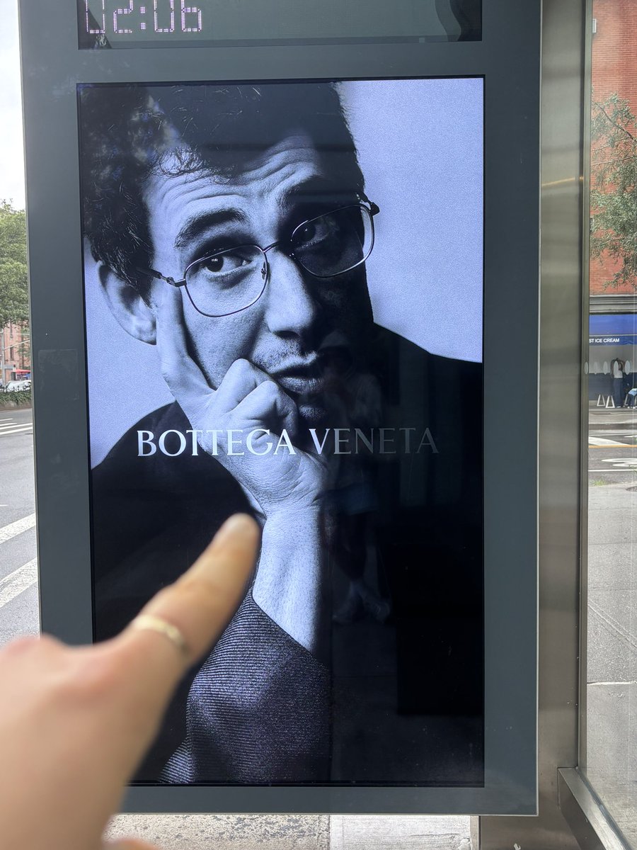 is this guy bothering you, beautiful ? 😤