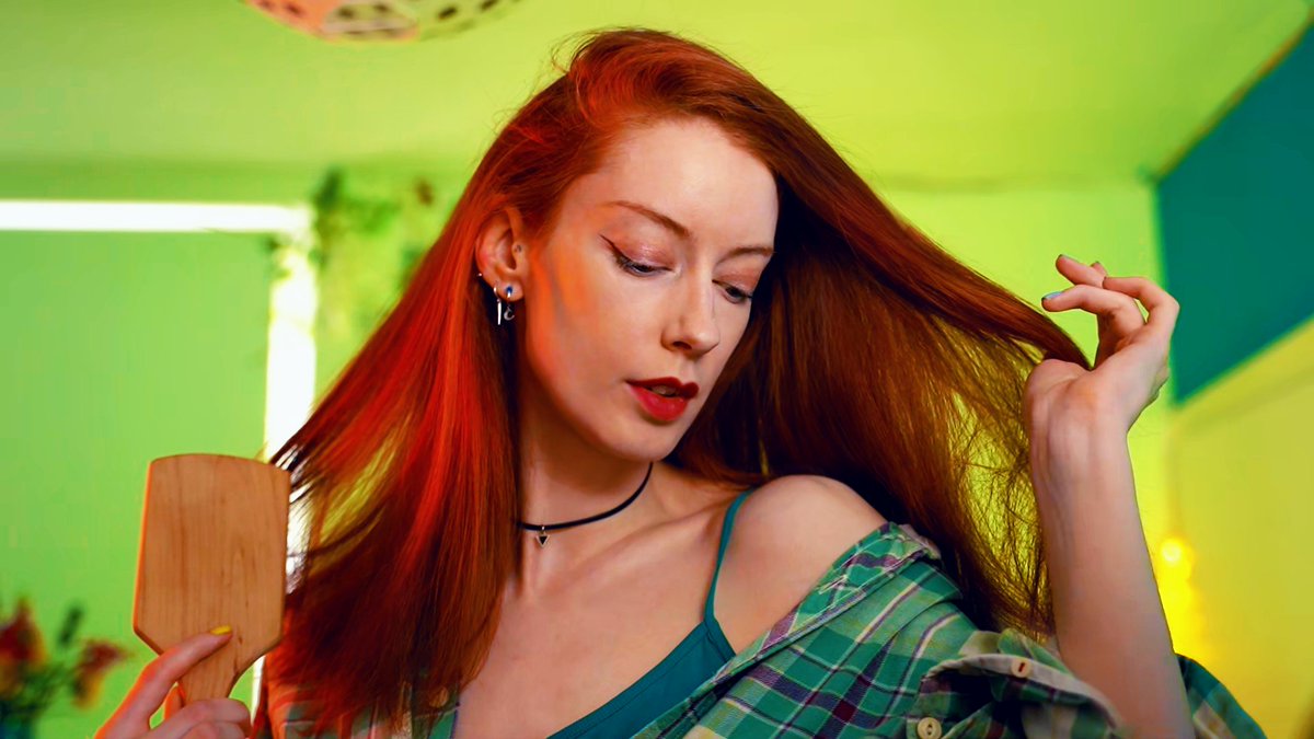 ❗❗🚨🧿NEW YT VIDEO is live now! ASMR While You Sleep: Brushing Your Hair (&amp; Mine) Enjoy those sleepy sounds :) Goodnight  #ASMR 💛  youtu.be/mfBUo_ZYVyM