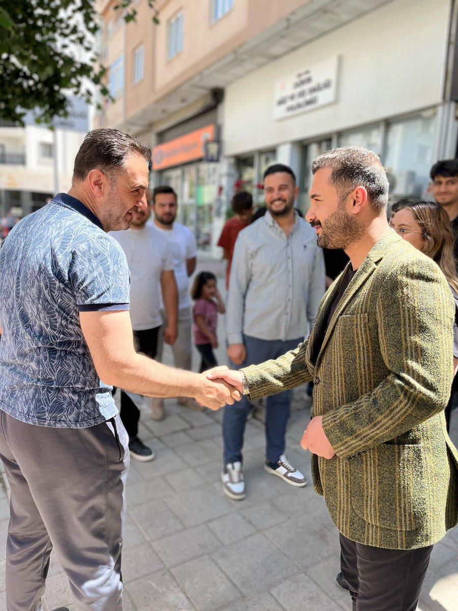 Babalar Günü’nde emekleriyle hayatımıza değer katan esnaflarımızı ve vatandaşlarımızı unutmadık.

Dükkân dükkân gezdik, gönüllere dokunduk, kravatlarımızı hediye ettik.

<a href="/avyusufibis/">Yusuf İBİŞ</a> <a href="/ArvasAbdulahat/">Abdulahat Arvas</a> <a href="/ferdisenel25/">FERDİ ŞENEL</a> <a href="/osmannazlier/">Osman Nuri Nazlıer</a>