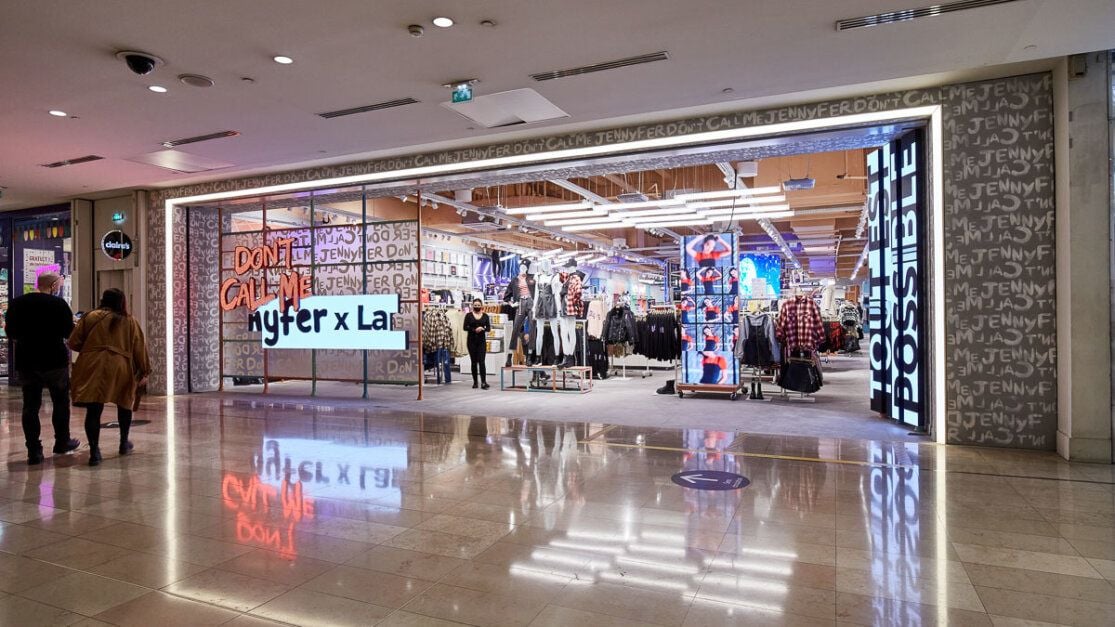 #retail [actualités] : JENNYFER , 27 magasins et 350 employés sont repris par le groupe 🇫🇷 Beaumanoir qui  étend son empire mode et s’attaque au segment jeunesse ,  CELIO reprend 7 magasins et 45 employés

buff.ly/y17N9cP by <a href="/Republik_RETAIL/">Républik Retail</a>