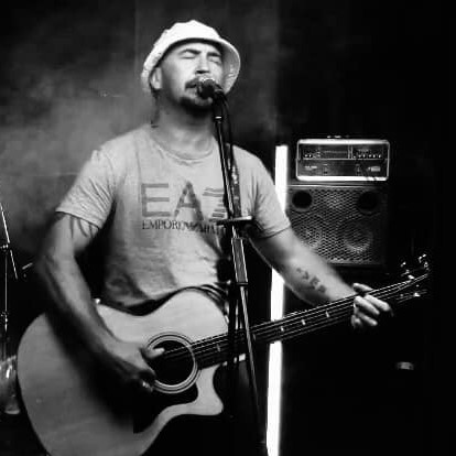 Make sure to join us next Friday evening as we welcome back Stevie Agnew to our stage!

Stevie will be performing live from 8pm and entry is completely FREE! So tag your friends and join us for another great night here at FSC.

#LiveMusic #TheWeekend #StevieAgnew