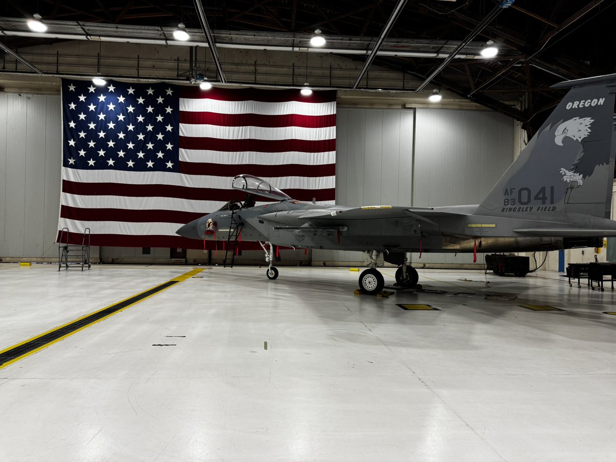 RepBentz's tweet image. I continue my work on ensuring Kingsley Field in Klamath Falls has a successful transition from the F-15E to the F-35 fighters. Yesterday, I met with Colonel Gaudinksi and Colonel Lambert to get firsthand updates.

The capabilities of Kingsley Field are vitally important to the…