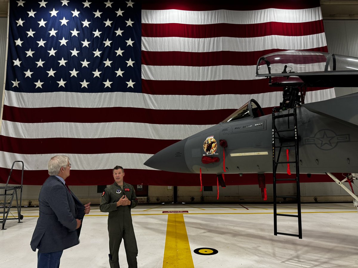 RepBentz's tweet image. I continue my work on ensuring Kingsley Field in Klamath Falls has a successful transition from the F-15E to the F-35 fighters. Yesterday, I met with Colonel Gaudinksi and Colonel Lambert to get firsthand updates.

The capabilities of Kingsley Field are vitally important to the…