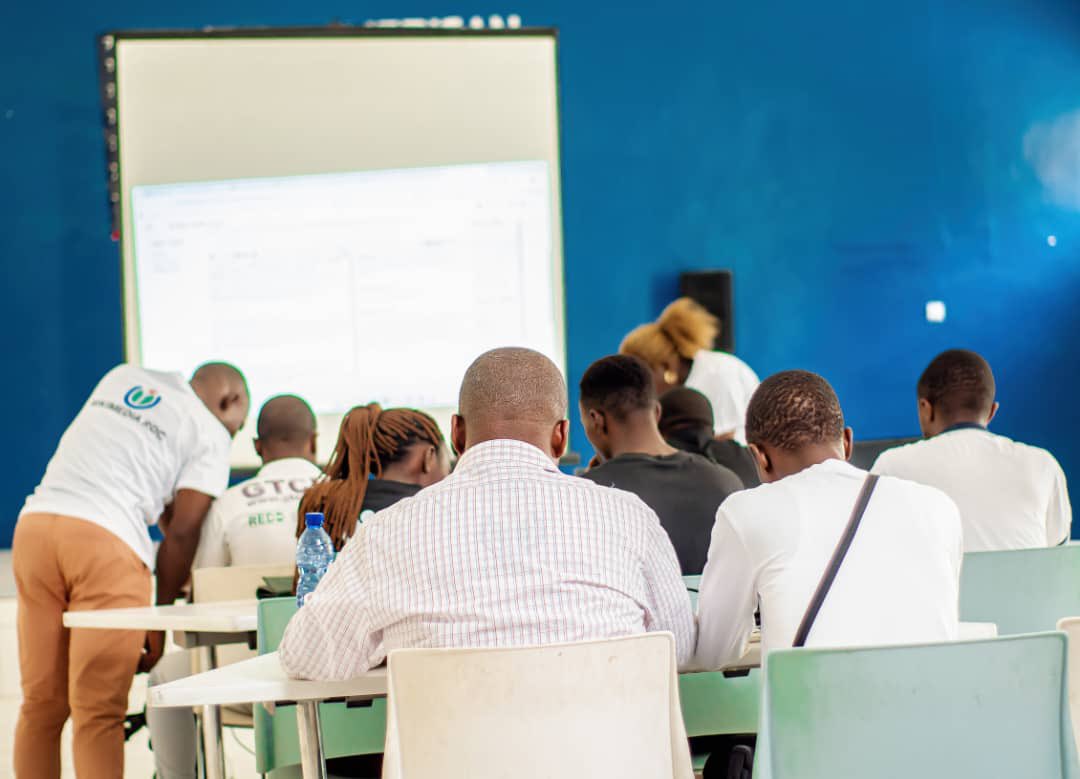 La campagne #Art+Feminism débarque à Kisangani

Nos amis du WikiClub de #Kisangani ont organisé un edit-a-thon le 14/06, où + biographies de femmes Congolaises ont été traduites en <a href="/Wikipedia/">Wikipedia</a> lingala, contribuant ainsi à une meilleure accessibilité des contenus en langues locales