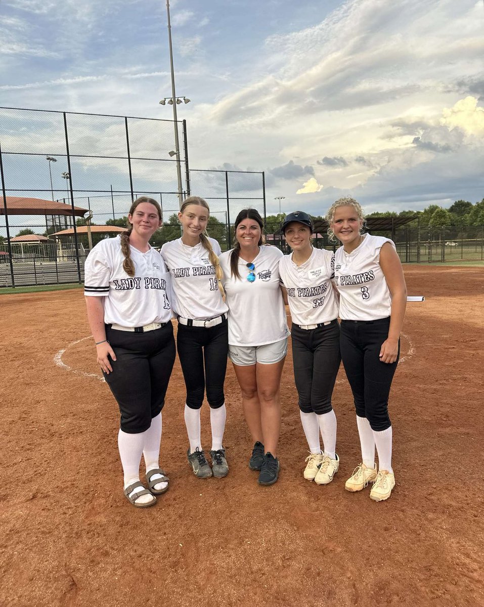 Harleigh Hopkins (@harleighhopkins) on Twitter photo Had a fun time at the camp in Spartanburg before my tournament! Thank you to all the coaches! <a href="/LRSoftball/">Lenoir-Rhyne Softball</a> <a href="/KingU_Softball/">King University Softball</a> <a href="/ValkyriesSB/">Converse University Softball</a> <a href="/queens_softball/">Queens Softball</a> <a href="/PRLadyPirates/">Lady Pirates</a> Had a fun time at the camp in Spartanburg before my tournament! Thank you to all the coaches! <a href="/LRSoftball/">Lenoir-Rhyne Softball</a> <a href="/KingU_Softball/">King University Softball</a> <a href="/ValkyriesSB/">Converse University Softball</a> <a href="/queens_softball/">Queens Softball</a> <a href="/PRLadyPirates/">Lady Pirates</a>