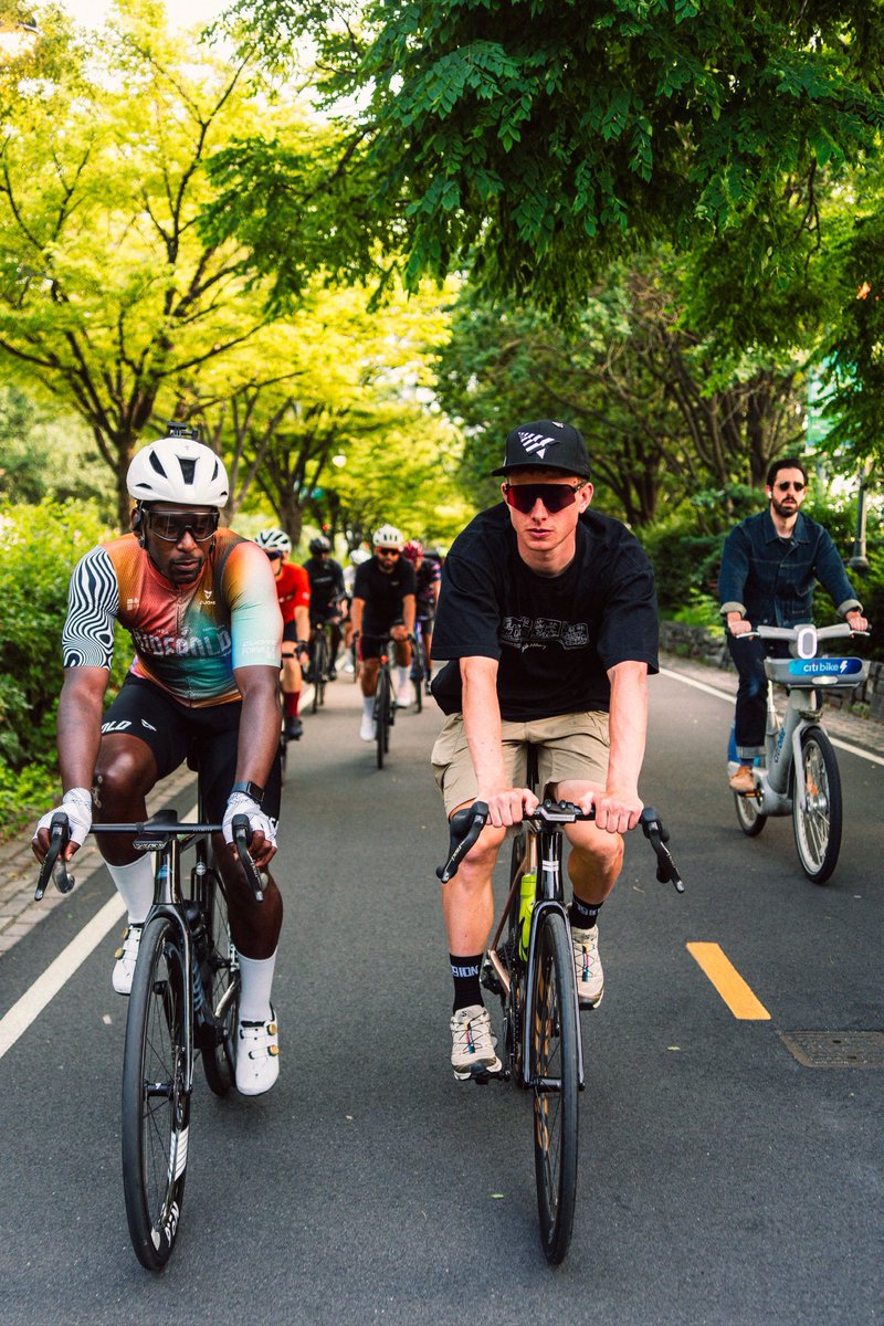 planes's tweet image. Thank you to the @l39ionla team and everyone who pulled up to the group ride! We truly appreciate each and every one of you who took flight with us. 🚴🖤✈️ #community #rideout #tookflight