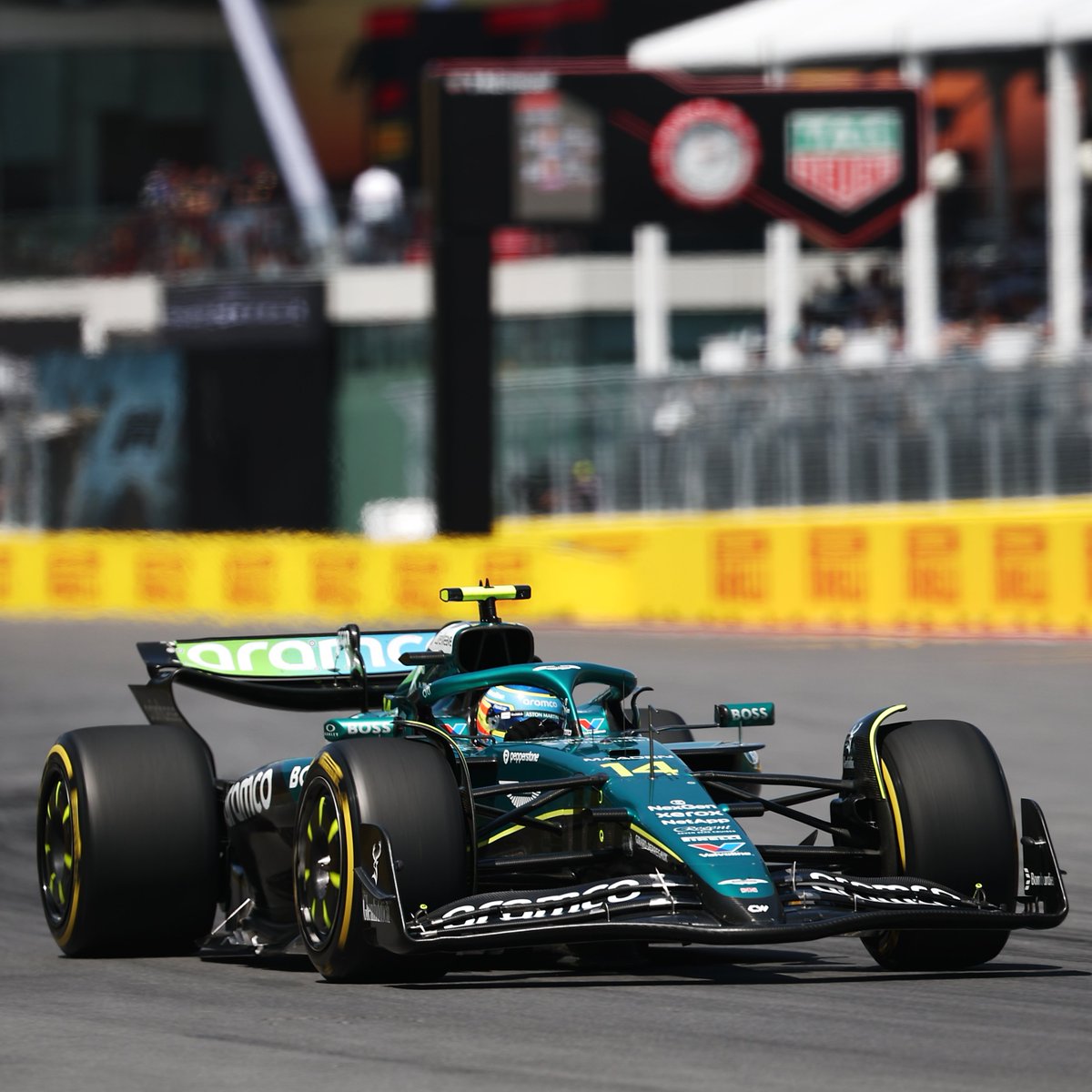 LAP 32/70

📻 "We are racing, not testing" 😅

Alonso gives a typically Alonso response to his race engineer's feedback to "be gentle" at Turns 3 and 8 👀

#F1 #CanadianGP