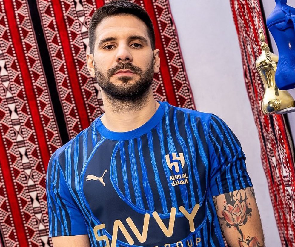 #الهلال_ريال_مدريد

الونسو مدرب ريال مدريد  تم سؤاله عن فريق الهلال 

لا اعرف #الهلال لكن اعرف #النصر من كرستيانو تمنيت مقابله النصر بدل الهلال الفريق المجهول لنا 😂 😂😂
#باريس امام فريقي اتلتكو مدريد 
اتلتيكو ليس الانتر راح يفوز كبير مدريد