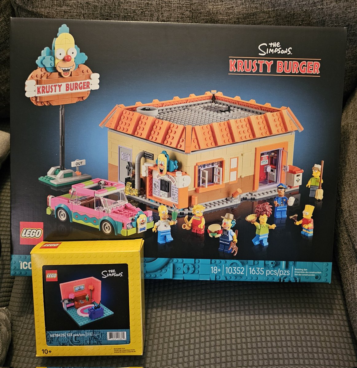 IAmMrsNezbitt's tweet photo. @DisTrackers Got these last week, but i think it's enough for this week as well. https://t.co/kRSVyRCWyf