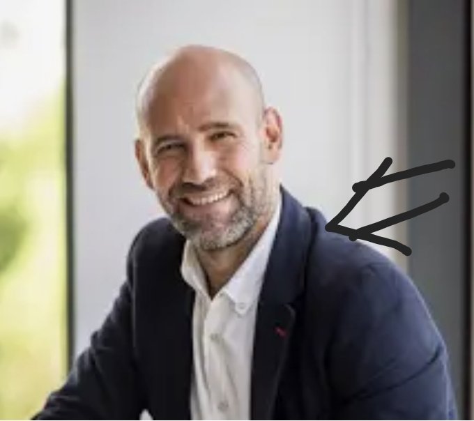 Tinakinoko's tweet photo. Tertuliano..
Por ser hijo de Pilar Miró, Roja e íntima d Felipe González, nunca se supo quién es su padre,pero sí su padrino. Les dió pena PQ su madre murió joven, pero ÉL millonario por herencia,no estudió, vive d rentas y por defender al PSOE! en televisiones varias
#laroca151 https://t.co/n1mw6X59H0