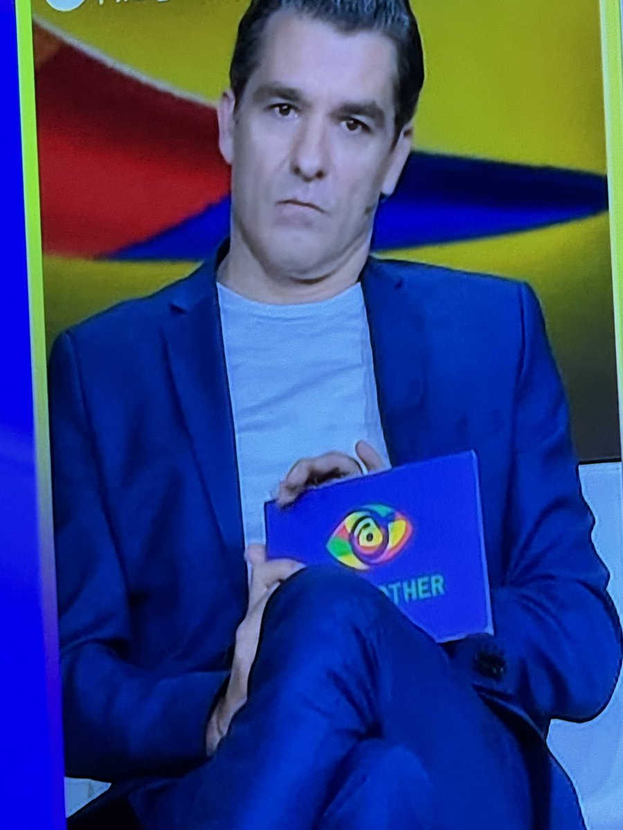 RGasquared's tweet photo. Ο Λαγ��ύτης χρησιμοποίησε μαθηματικά για να βγάλει τις ψήφους του Ανδρέα; Προτίμησε τον δύσκολο δρόμο από το να δει απλά το επεισόδιο; #BigBrotherGR https://t.co/H37xerplfg