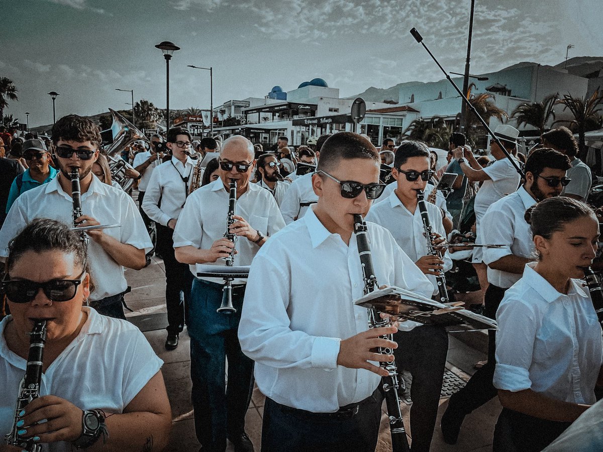 𝐌𝐎𝐑𝐎𝐒 𝐘 𝐂𝐑𝐈𝐒𝐓𝐈𝐀𝐍𝐎𝐒 𝐌𝐎𝐉Á𝐂𝐀𝐑 🎶

➡️ Así vivimos el pasado finde semana en los Moros y Cristianos de Mojácar.

📱#suenavirgendelrio #morosycristianos #música