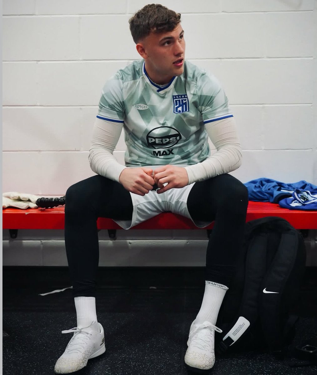 ChangingRoomEst's tweet image. ⚽CRE Grip Socks – Built for the Game.
Ft Goalkeeper @maccagk
No slip. No limits. Just performance.
CRE Grip Socks give you the traction, stability & control to dominate every match.
✅Anti-slip sole
✅Cushioned support
✅no blisters, no distractions
✅Trusted by ballers