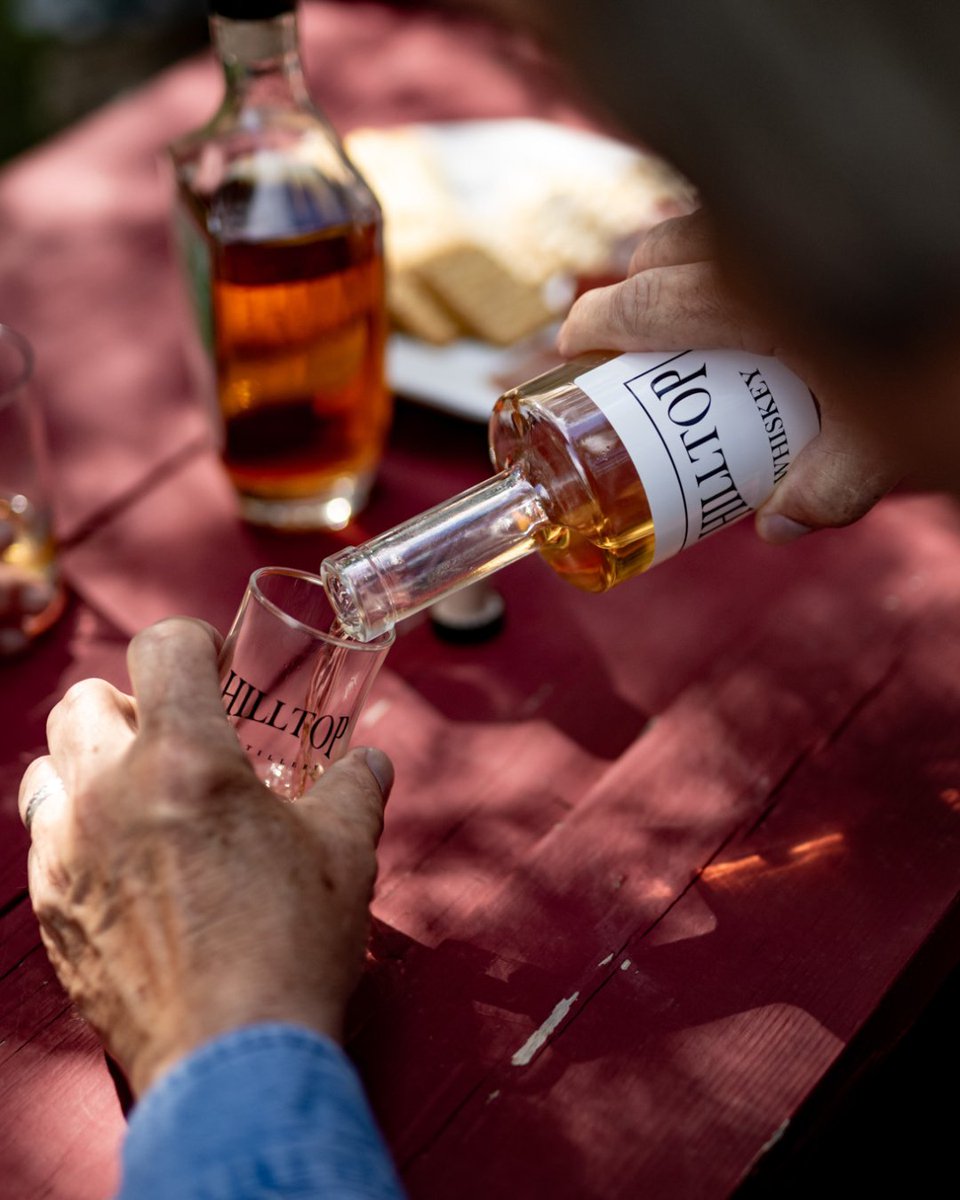 Raise a glass to all the dads and fatherly figures. We're wishing you a day of filled with love and #VaSpirits, cheers! 🥃

#FathersDay