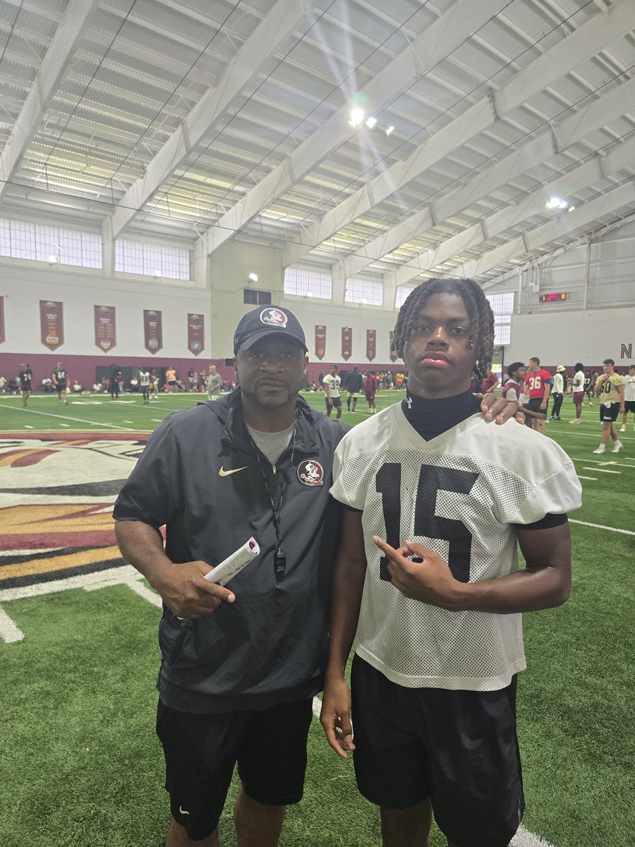 JPG3_'s tweet image. At @FSUFootball camp with Coach @psurtain23 . Ready to put in this work💪🏽