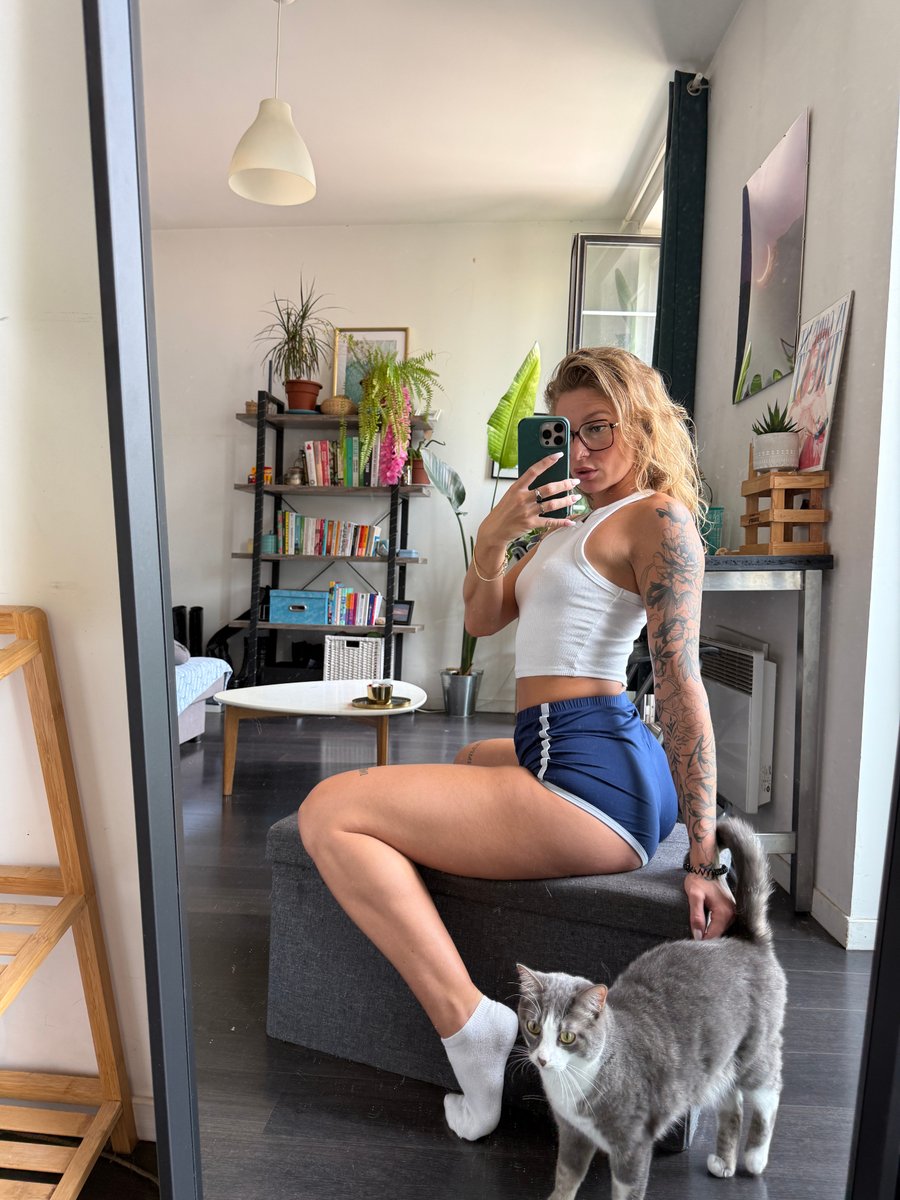 wllce_emma's tweet photo. Suis-je bizarre parce que je déteste les préservatifs ???? 😩
Perso, je trouve que les sensations sont diminuées..
(Protégez-vous) 💦

Viens ici :https://t.co/PpDfd9acUf https://t.co/okf7qKwG5F