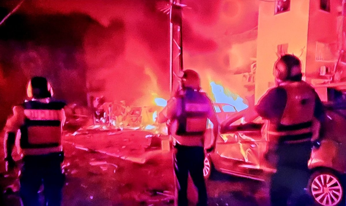 Her SiyoNazi yanmayı hak eder!
Çünkü her SiyoNazi işgalci bir katildir.