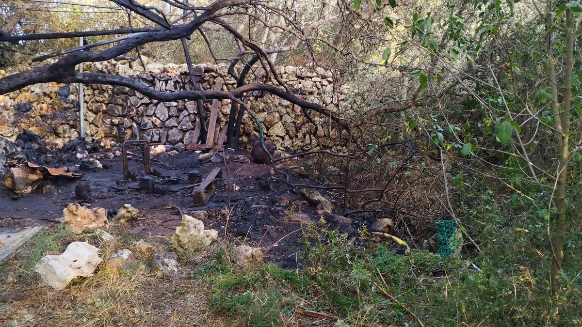 Incendi forestal #IFCamiDesPouNou 
Extingit 20:10
Afectades 0,001 ha de vegetació arbustiva
#SantLluis #Menorca