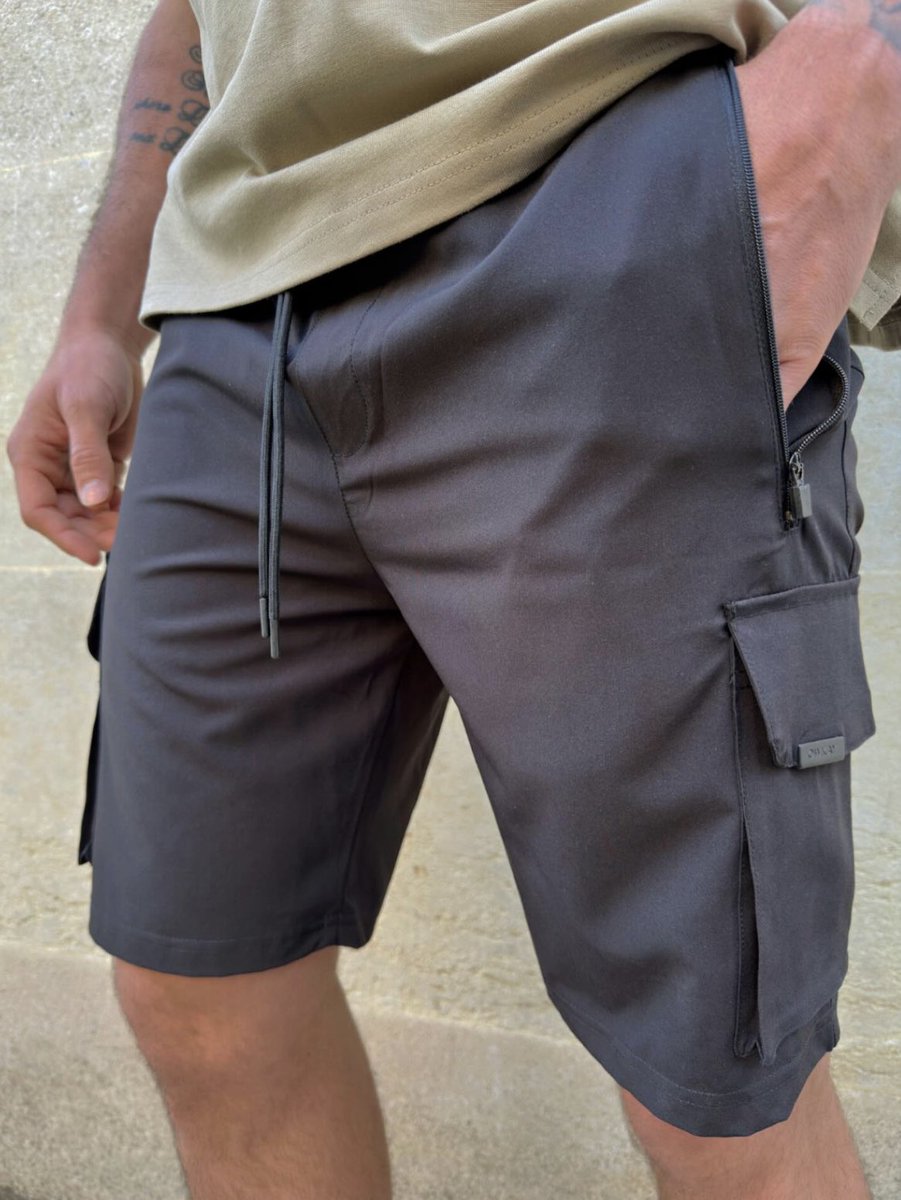 Ladies &amp; Gentlemen… our Cargo shorts 😮‍💨 

We’ve recently added these to one of our Mystery Boxes where you can get 2 colours and save yourself £20 👻 

Right now you’ll also receive a FREE cap as all you have to do is spend over £40

Happy days 🙌🏻

owkayclothing.com/collections/my…