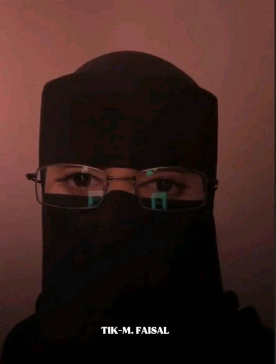 في امرأة يمنية سجنت اربع سنوات في السعودية والقضية كانت دفاع عن الشرف وكان مقرر تنفيذ حكم الا.عدا_م بحقها خلال 13 يوم فقط ما لم يتم تسديد الدية المطلوبة وهي عبارة عن 3 مليون ريال سعودي وانبرأ لها أبناء يافع الكرام كالعادة وانجزوا المهمة ويافع ورجالها مش محتاجين مديح هنا لانها