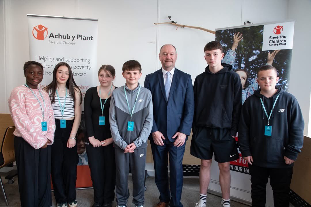 Angharad Walters ๐ด๓ ง๓ ข๓ ท๓ ฌ๓ ณ๓ ฟโ (@angharad_78) on Twitter photo So proud of my youngest Rhys and his fellow pupils from Ferndale Community school for taking part in feeding back to Senedd members about what poverty in Cymru means to them. <a href="/savechildrencym/">Save the Children Cymru / Achub y Plant</a> <a href="/Heledd_Plaid/">Heledd Fychan AS/ MS ๐ด๓ ง๓ ข๓ ท๓ ฌ๓ ณ๓ ฟ</a> <a href="/mabonapgwynfor/">Mabon ap Gwynfor AS ๐ด๓ ง๓ ข๓ ท๓ ฌ๓ ณ๓ ฟ</a> So proud of my youngest Rhys and his fellow pupils from Ferndale Community school for taking part in feeding back to Senedd members about what poverty in Cymru means to them. <a href="/savechildrencym/">Save the Children Cymru / Achub y Plant</a> <a href="/Heledd_Plaid/">Heledd Fychan AS/ MS ๐ด๓ ง๓ ข๓ ท๓ ฌ๓ ณ๓ ฟ</a> <a href="/mabonapgwynfor/">Mabon ap Gwynfor AS ๐ด๓ ง๓ ข๓ ท๓ ฌ๓ ณ๓ ฟ</a>