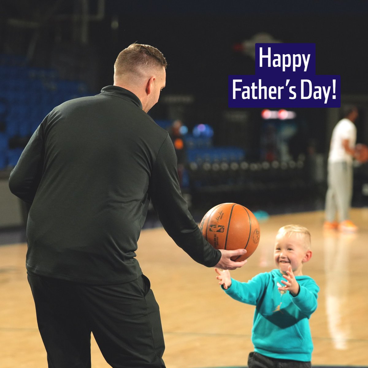 To all the dads 💜
