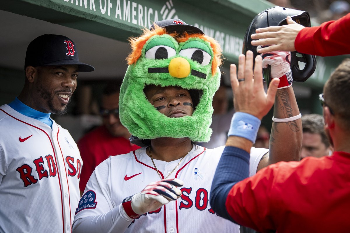 Raffy's 500th career XBH is a homer!