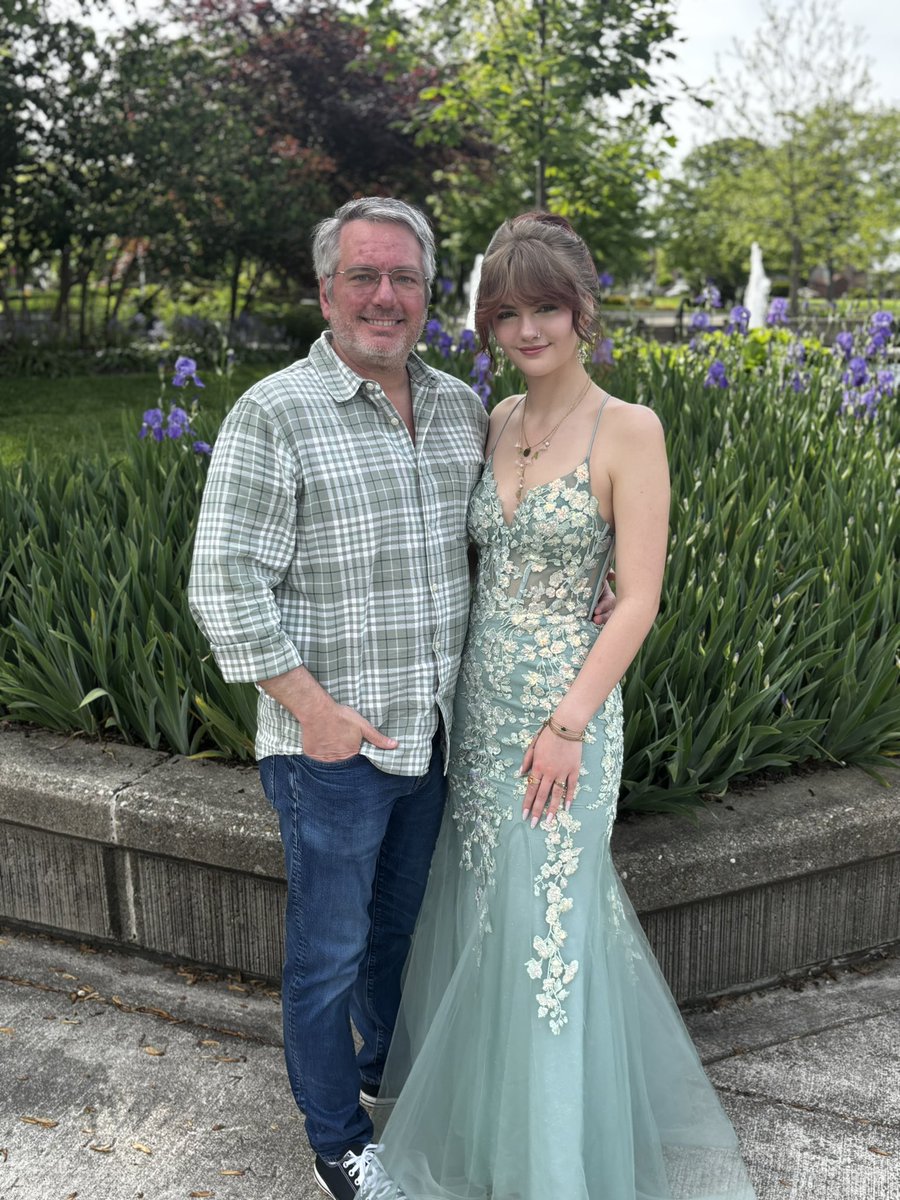 ErinDitzell's tweet photo. Happy Father’s Day to my guy! Thankful for you, I love you @BradDitzell https://t.co/xgNLnAz51u
