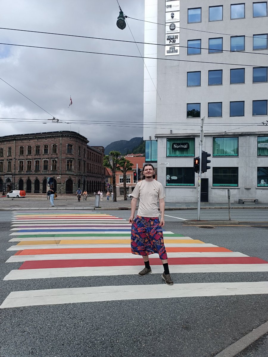 Гарний день, розповім окремо.