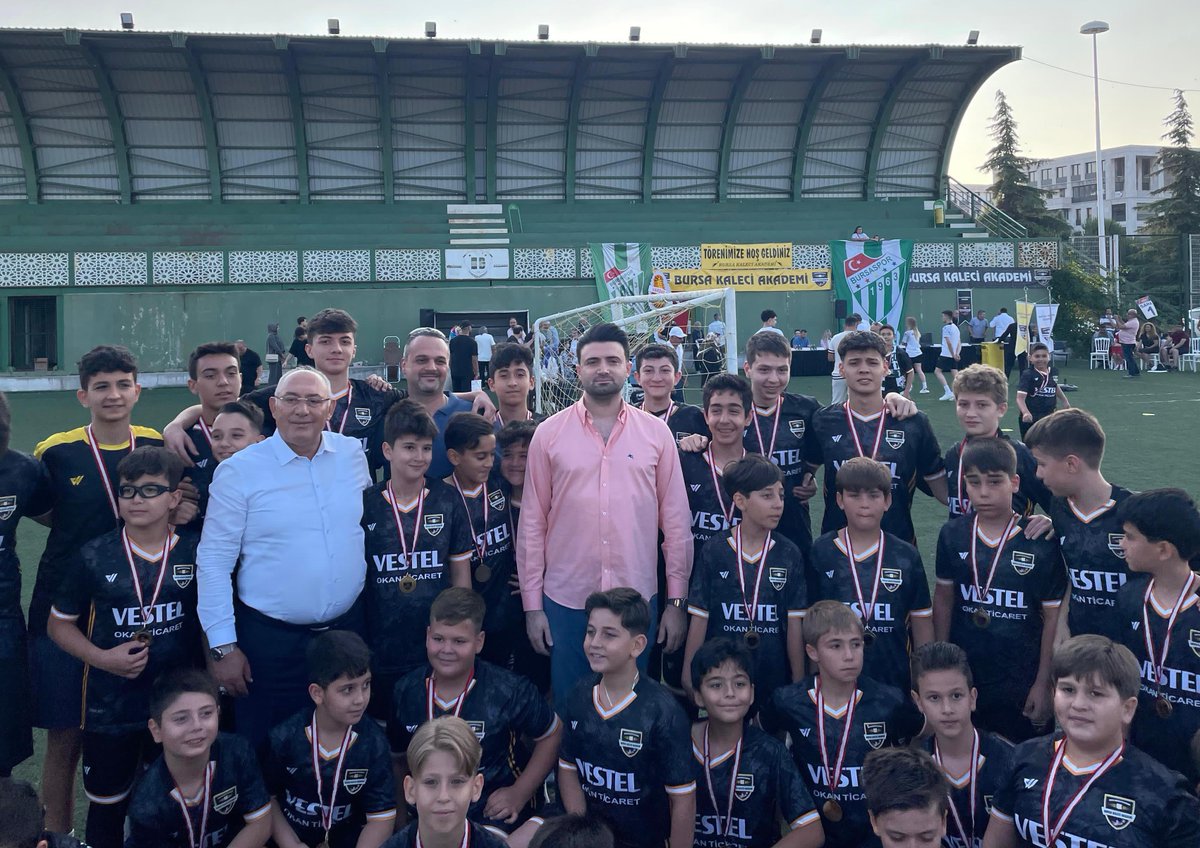 Başkanımız Enes Çelik, Futbol Şube Sorumlumuz Coşkun Yavuz ve Teknik Direktörümüz Adem Çağlayan ile birlikte Bursa Kaleci Akademisini ziyaret etti.