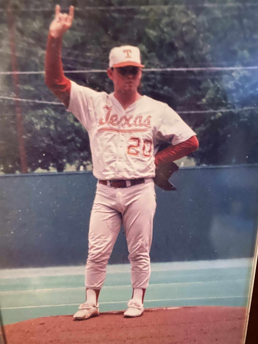 With college baseball in the mist of the summer classic,  Deer Park Baseball would like to recognize those Deer alum that played in a super regional or college World Series.  Our first DP alumn that we would like to spotlight is Doug Pettit.  Pettit is a 1988 grad who went on to