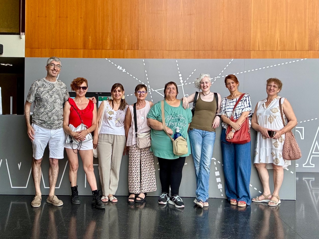 Visita al Museu dels Vestits de Paper amb el col·lectiu artístic Artpla, aquest matí a Mollerussa.

#art #moda #vestitsdepaper #Artpla #Mollerussa #PladUrgell