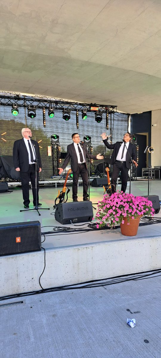 15 czerwca wystąpiliśmy na Dniach Sochaczewa.
Było bardzo gorące przyjęcie. 
Ze 30 stopni.