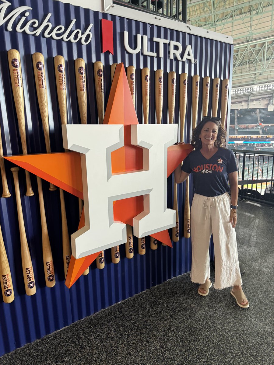 Stephgrand2's tweet photo. #builtforthis https://t.co/KSrGmFFHYU