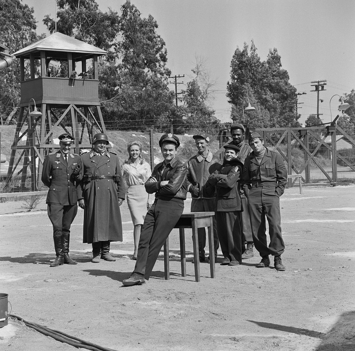 Ahaha, No - Week of 6/18/25
In which the geeks go to the cooler.
Classic TV Month brings us a look at Hogan's Heroes! HOGAN!!! Plus the usual craziness.
#classicTV #hogansheroes #comedy #podcast #podernfamily
podcast.thefellowshipofthegeeks.net/2025/06/ahaha-…