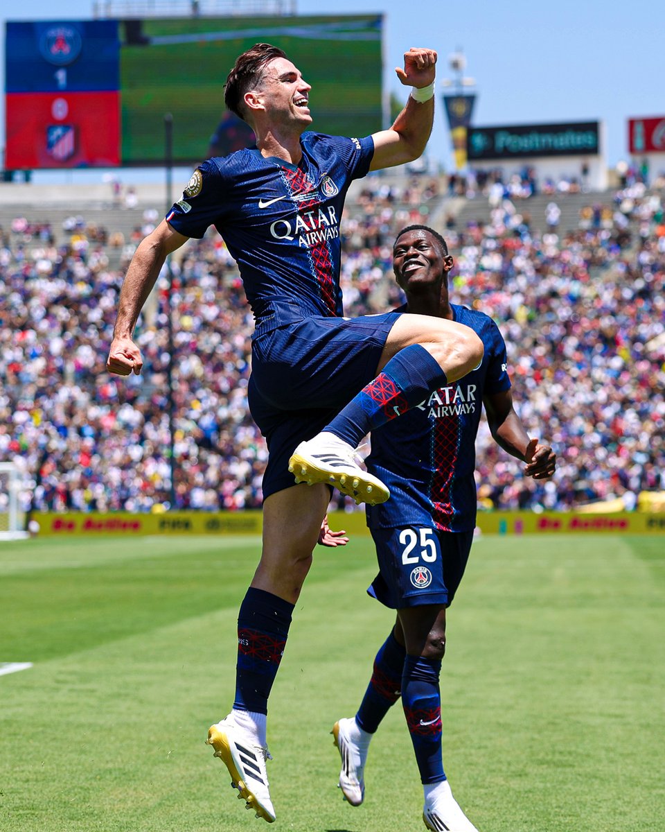 livescore's tweet photo. Fábian Ruiz 𝙗𝙡𝙖𝙨𝙩𝙨 it home to give PSG the lead 🚀

The European champions are off to a flyer 🇫🇷 https://t.co/iU0Aa6XDTX
