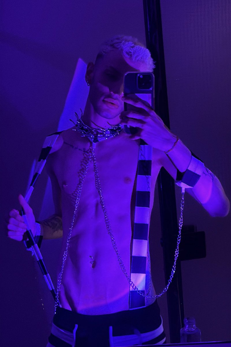 onlyfans.com/yumekotwink
Put on my handcuffs⛓️‍💥