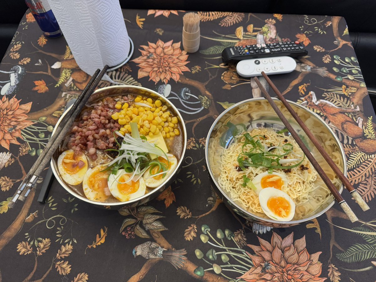 Alright clearly <a href="/FemboyPuxio/">Pup Luxio~💙</a> is the top in this relationship