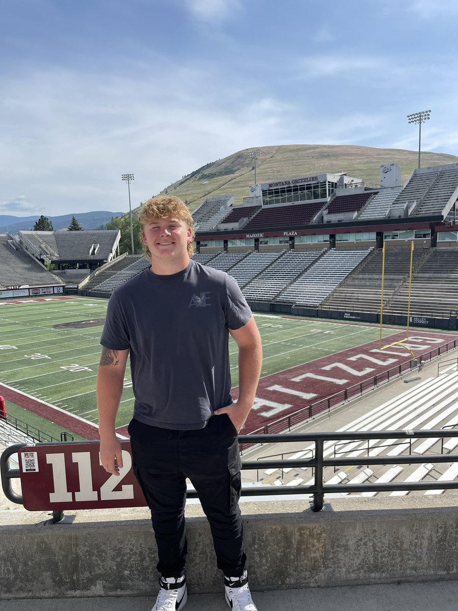 jonesysean58's tweet image. Enjoyed my visit today and got to show off my skills and dominate at the Big Man Camp yesterday. Thanks for coaching me up @CoachCNorcross and thanks to @KeatonJ_3 for showing me around campus and telling us about the amazing culture and history of @MontanaGrizFB.
@PantherMead…