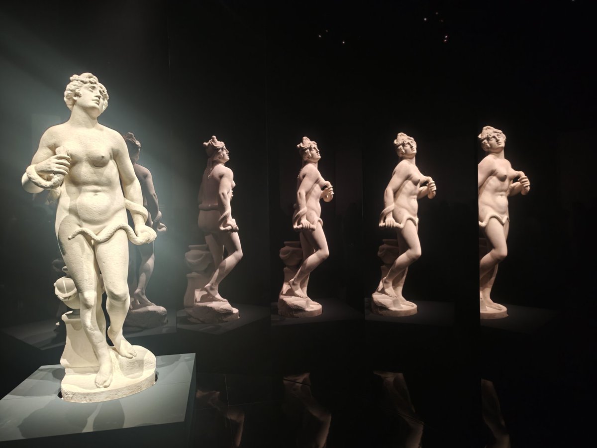 FrdricCostes's tweet image. Expo &quot;Le mystère Cléopâtre&quot; @imarabe
 Accueil kaléïdoscopique par le marbre de #Versailles, Cléopâtre mourant, debout (XVIIe,attribué à JB Goy) et voyage dans l&apos;histoire, l&apos;art, la littérature et la légende noire de la souveraine égyptienne. #Aspic
