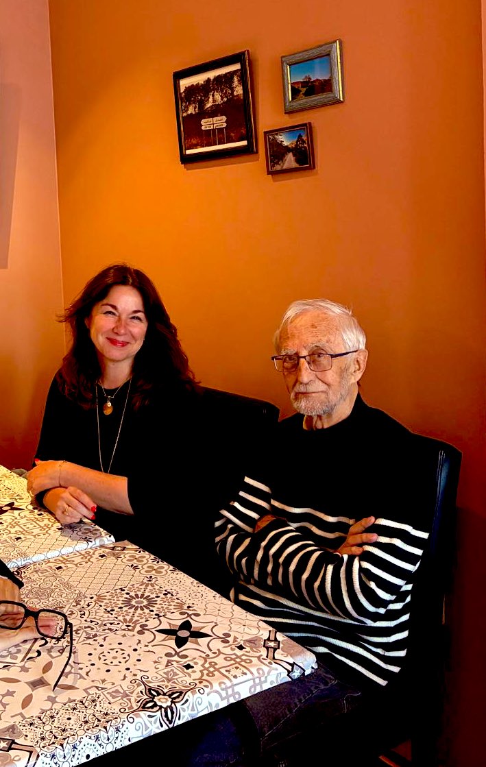 Jacques, 88 ans, l’œil curieux et le palais alerte a découvert hier soir à #LilleSud un peu de l’âme #amazighe. 
Merci au jeune patron de Dar Sabra pour ce moment. Merci de faire vivre ici, à #Lille, une culture enracinée et ouverte. 

ⵣ Azul fell-awen comme on dit en tamazight.
