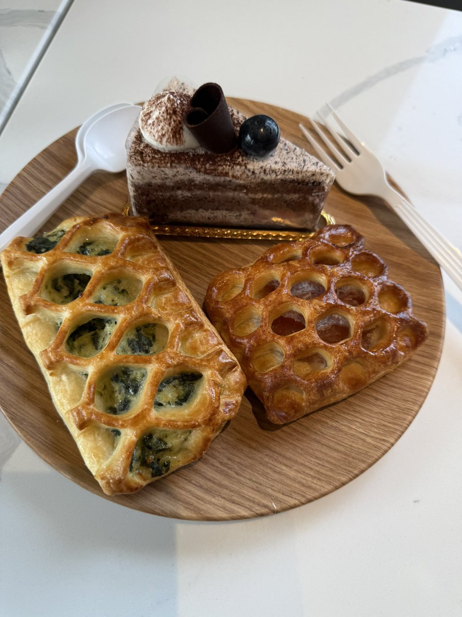 @AllAboutB (@neetuguptaphd) on Twitter photo A great day to try amazing pastries <a href="/TouslesJoursUSA/">Tous les Jours</a> in #Cleveland Happy Father’s Day to all fathers and father figures out there 🎉 A great day to try amazing pastries <a href="/TouslesJoursUSA/">Tous les Jours</a> in #Cleveland Happy Father’s Day to all fathers and father figures out there 🎉