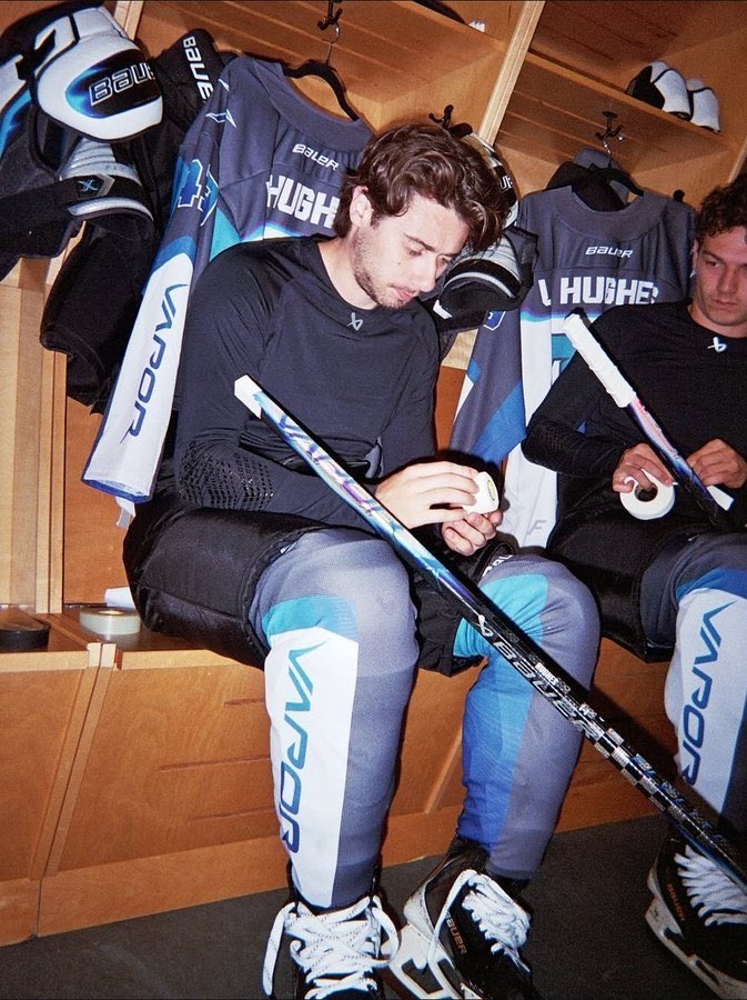 WHO THAT IN THE BACK WHO THAT IN THE BAAACKKK