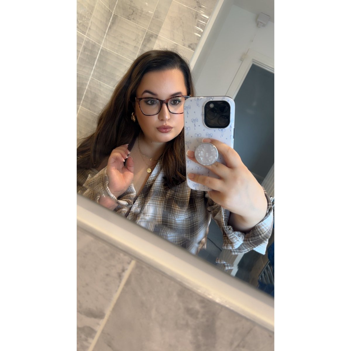 ChelsieHun_'s tweet image. Me 🤝 this mirror