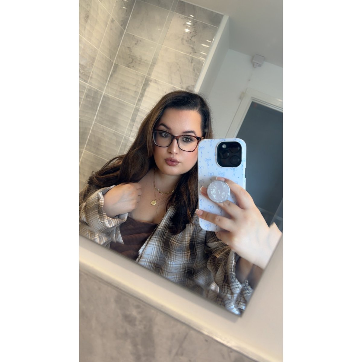 ChelsieHun_'s tweet image. Me 🤝 this mirror