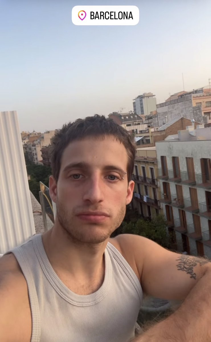 Archive Oliva tweet media