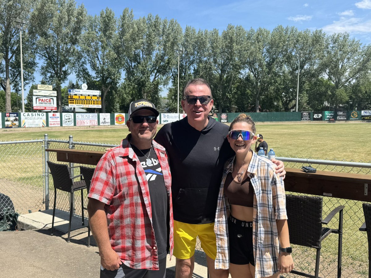 Baseball is a vibe! ⚾️ 🫎 ⚡️ Love meeting the <a href="/mjmillers/">mjmillers</a> families like the Nobles from Orillia, ON! <a href="/nobes2424/">Jeff Noble</a> <a href="/Nobess24/">Kaden Noble</a>