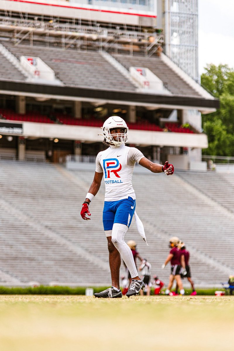 2_langstonn's tweet image. I will be back in Athens for 7on7 on 6/17🐶🐶!!! #GODAWGS @KirbySmartUGA @CoachColey @CJones_FB @Coach_Helmerich @MilesAn14531163 @CoachEarl_ @ChadSimmons_ @JeremyO_Johnson @RustyMansell_ @bryce_koon