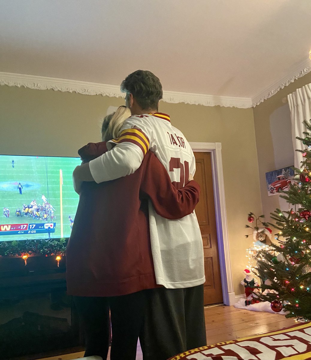 ethompsonhttr's tweet photo. Happy Fathers Day dad, I love yous! So lucky to get to call you my dad❤️ https://t.co/iQsWelX7tF