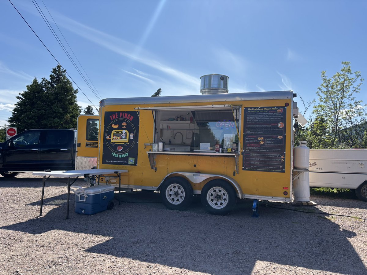 lorilydialove's tweet photo. Absolutely blown away by our visit to The Pinch Food Wagon in Cape Broyle! 🍔🔥 BEST burger any of us have ever had—juicy, flavour-packed, perfection. Huge love to Brian, Marissa &amp; the girls for the amazing food &amp; vibes! 🩷 GO. RUN. Tell them Lori-Lydia sent ya! 😋 #SupportLocal https://t.co/fQObcXzUeQ